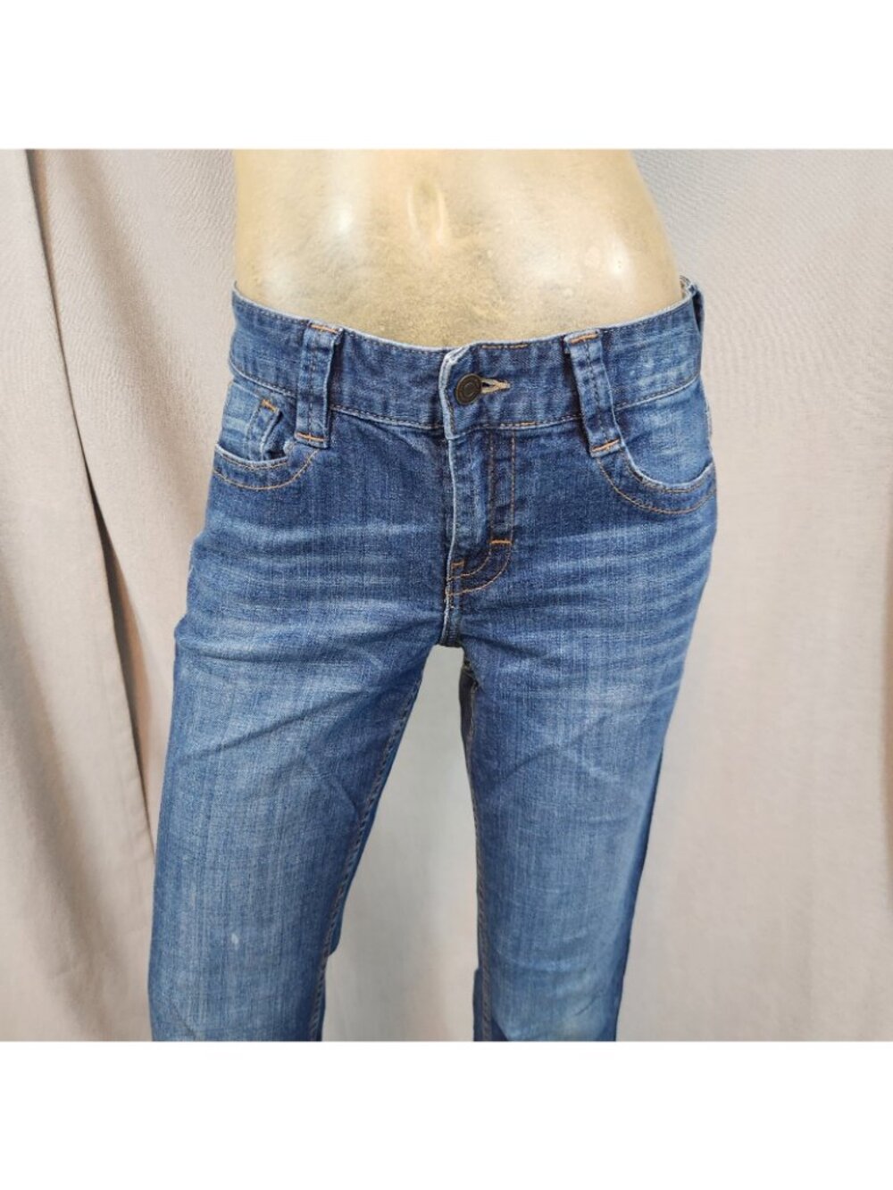 Calvin Klein Lean Boot Cut Med Wash Denim Blue Jeans Size 6 MEDIUM 28 W x 29 I - Picture 2 of 8